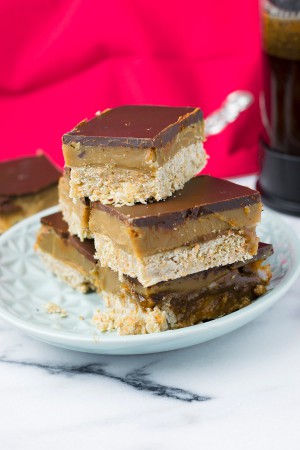 Vegan Caramel Shortbread (Copycat Twix Style) - Contentedness Cooking