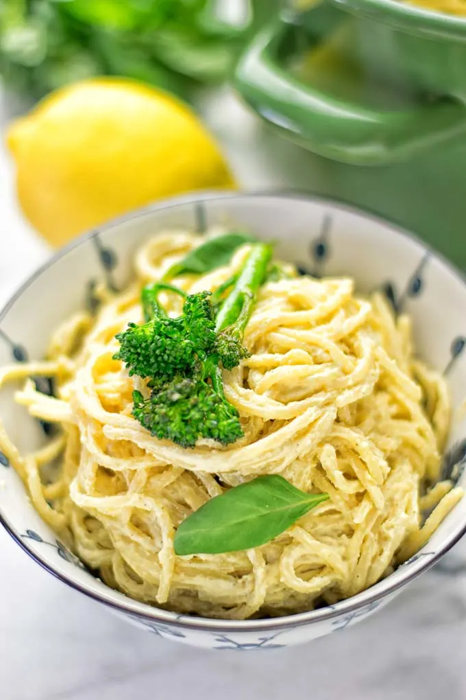 This Lemon Broccoli Pasta is a super easy, super tasty comfort food. Completely made from vegan and glutenfree ingredients. A perfect recipe for lunch or dinner, and even a stunner at parties. #vegan #glutenfree #contentednesscooking #lunch #dinner #pasta #worklunch #dinner #italian