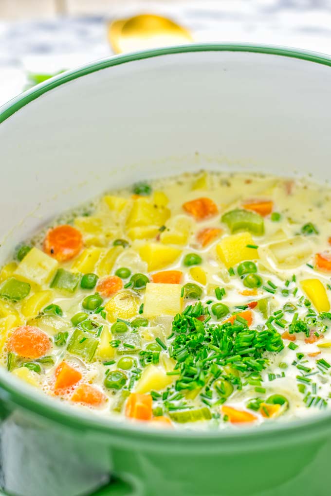 Vegan Pot Pie Soup (15 minutes) - Contentedness Cooking