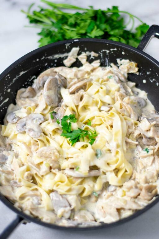 Creamy Mushrooms [vegan] - Contentedness Cooking