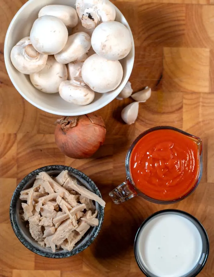 Ingredients needed to make Brazilian Stroganoff.