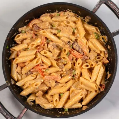 Top view of a pan with Chicken Chipotle Pasta.