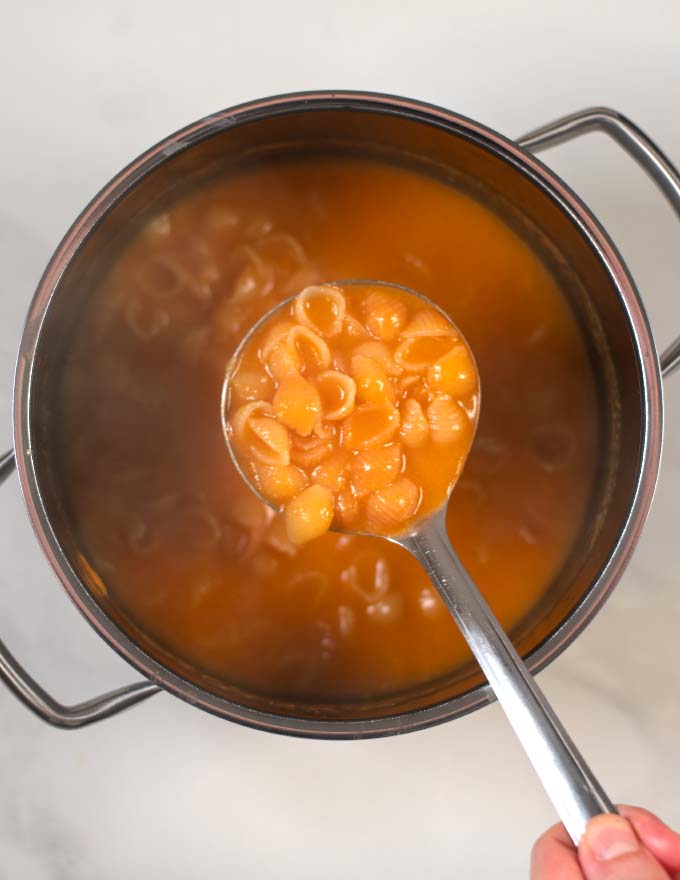 A large pot with Sopa de Conchas.