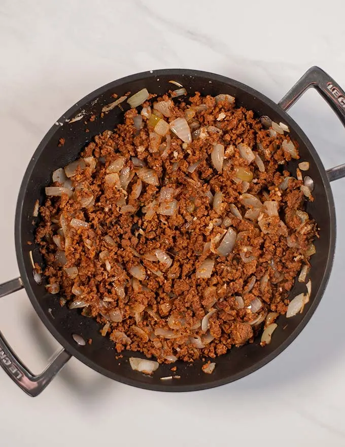 View of the ready meat-onion mix.